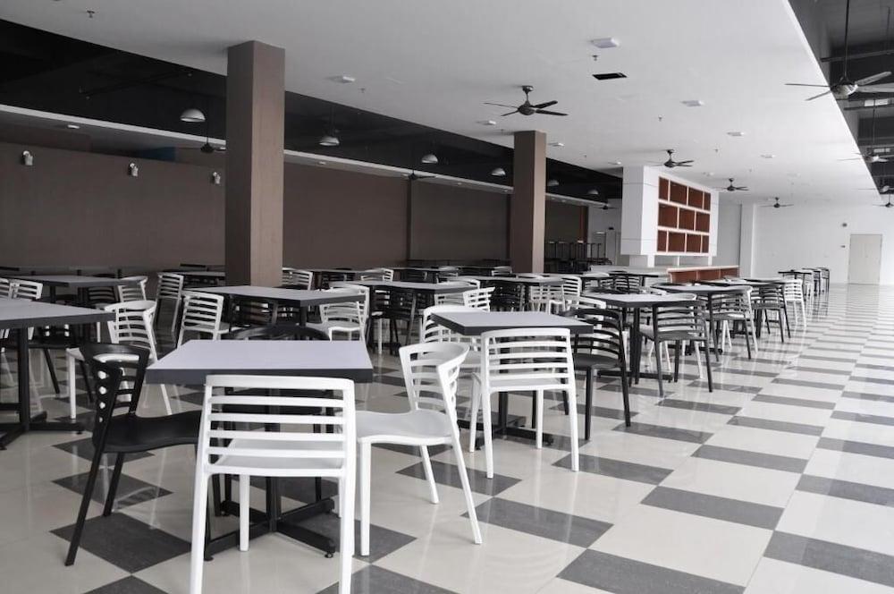 Temasek Hotel 3*